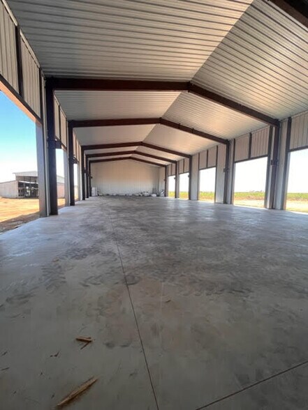 1948 Pecos Hwy, Loving, NM à louer - Photo du bâtiment - Image 3 de 20