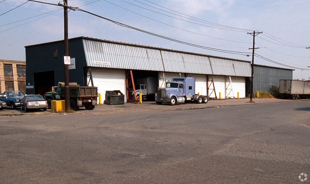 60 Jacobus Ave, Kearny, NJ for lease Primary Photo- Image 1 of 3