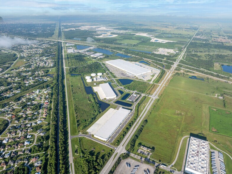 6939 LTC Pky, Port Saint Lucie, FL à louer - Photo du bâtiment - Image 2 de 7