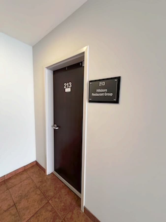 5300-5350 W Hillsboro Blvd, Coconut Creek, FL 33073 - Unité 213 - - Hall d’entrée - Image 2 of 9