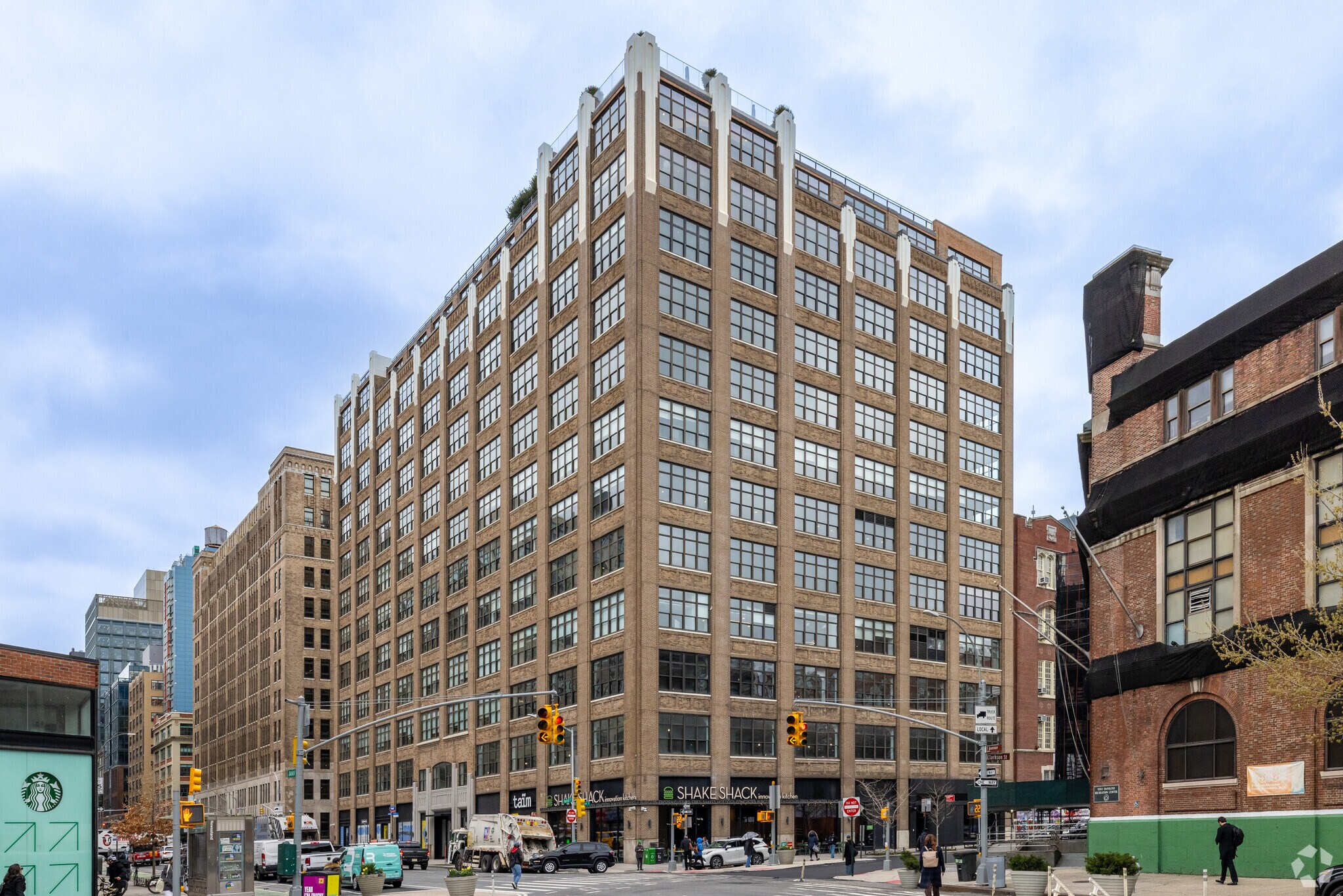 225 Varick St, New York, NY for lease Building Photo- Image 1 of 7