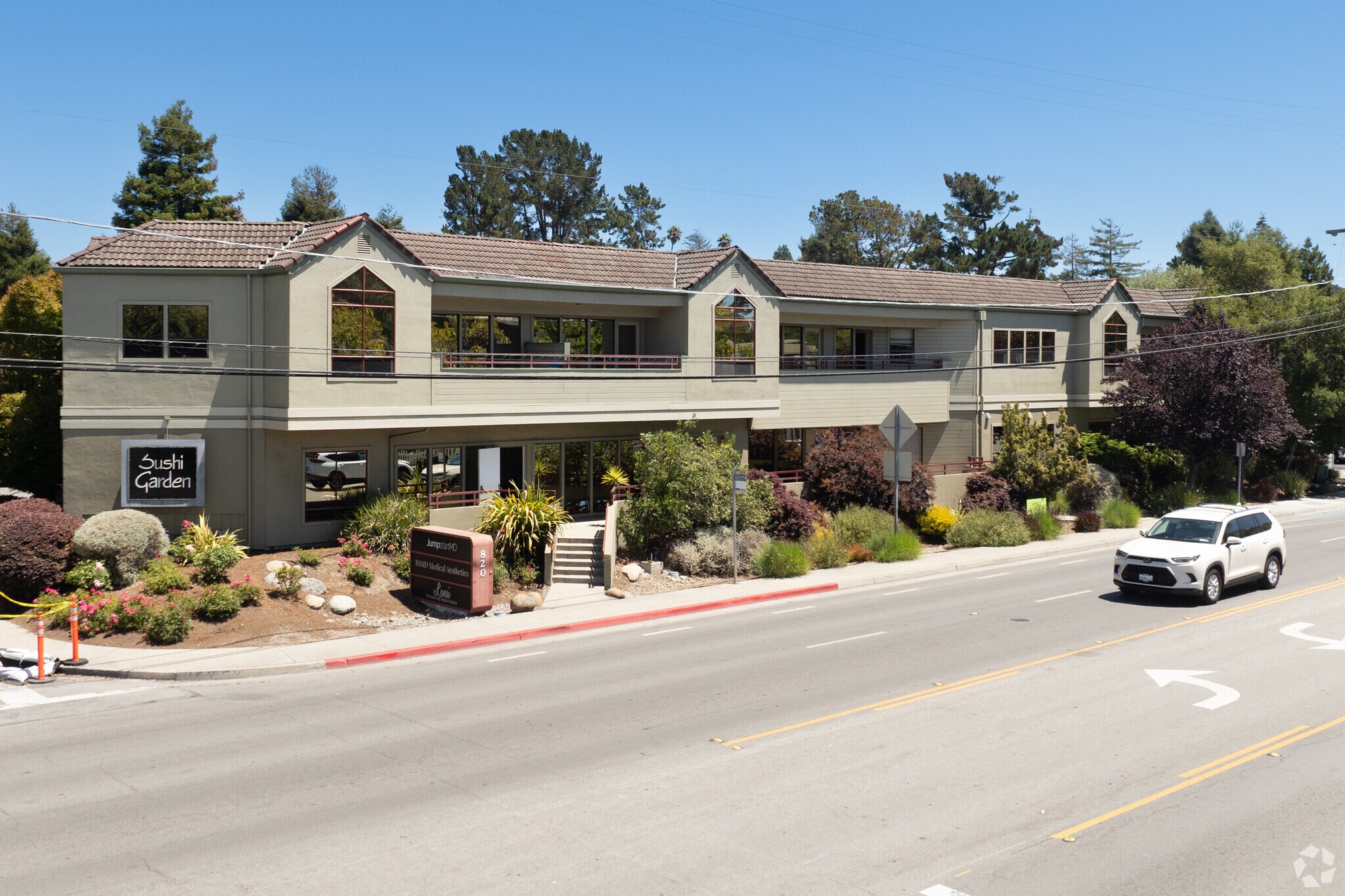 820 Bay Ave, Capitola, CA for lease Primary Photo- Image 1 of 5