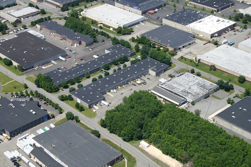 95 Newfield Ave, Edison, NJ à louer - Photo du bâtiment - Image 2 de 3
