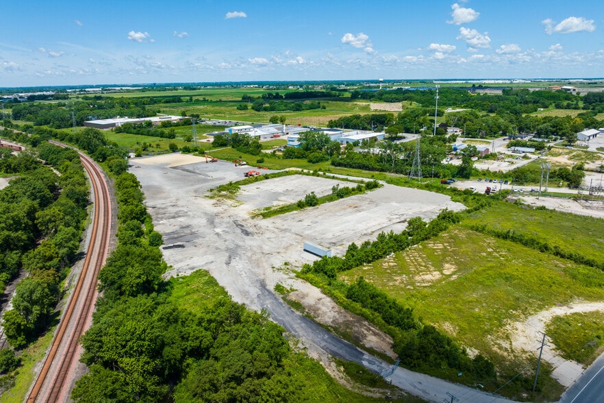 2205 Broadway Hl, Crest Hill, IL for sale - Primary Photo - Image 3 of 4