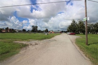 Plus de détails pour 202 Woodland Hwy, Belle Chasse, LA - Commerce de détail à vendre