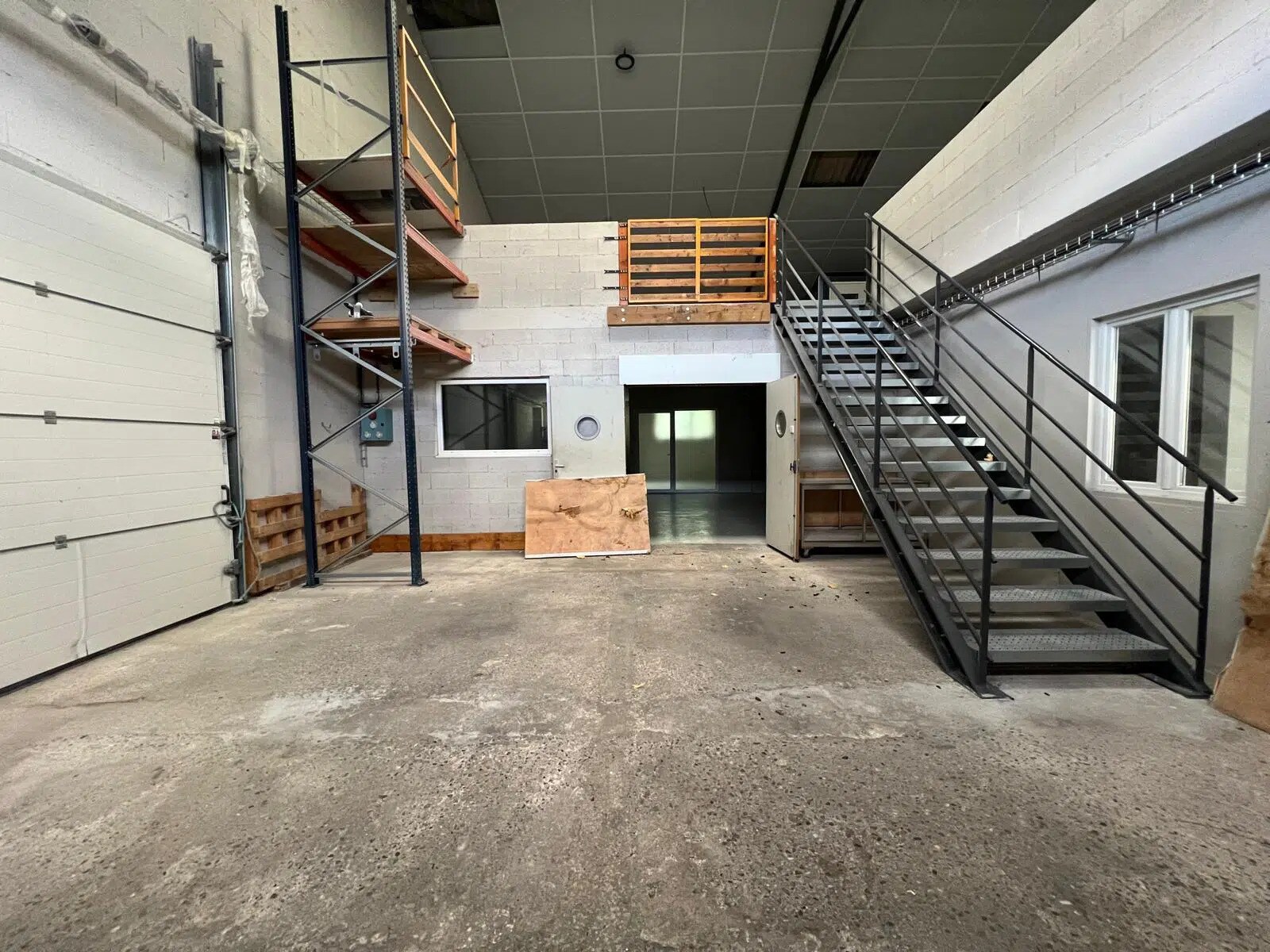 Flex in Moissy-Cramayel for lease Building Photo- Image 1 of 10