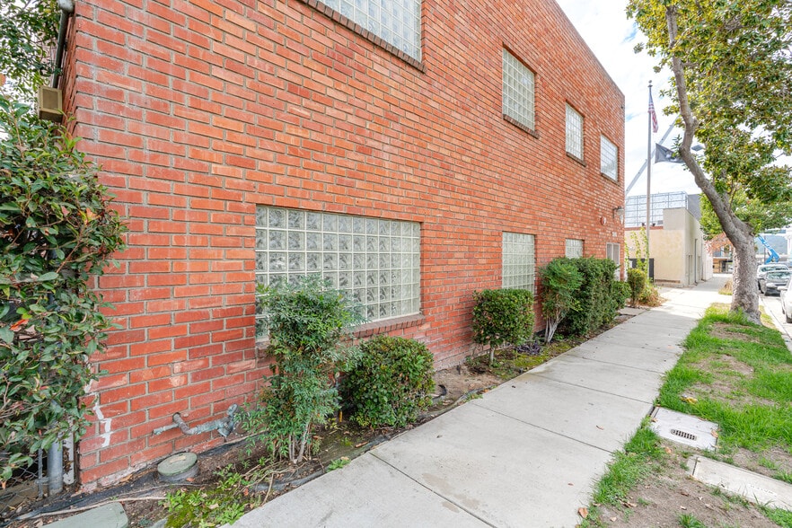 700-710 W Wilson Ave, Glendale, CA for lease - Building Photo - Image 3 of 40