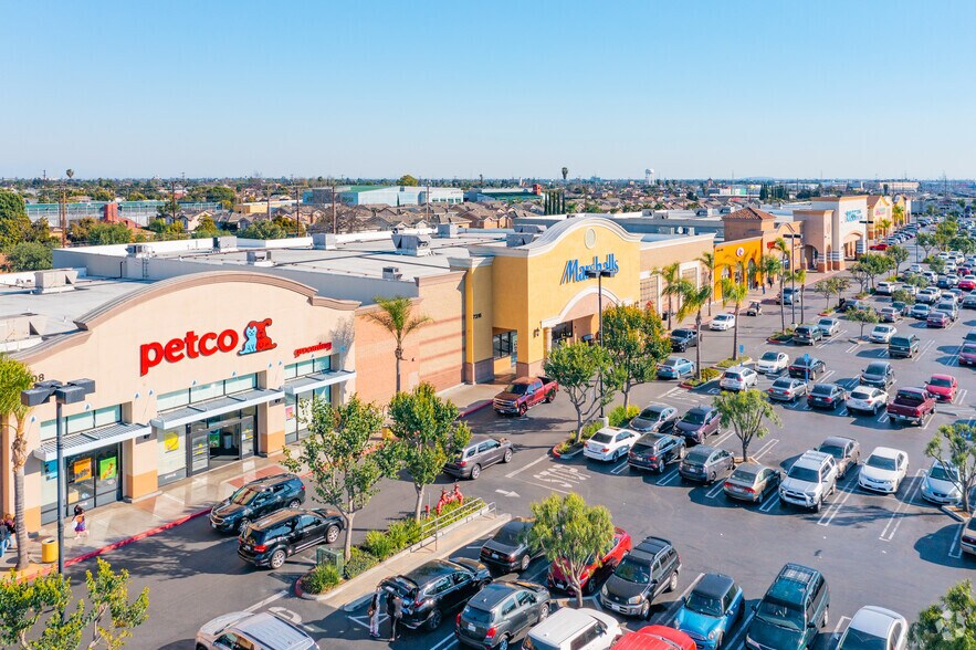 7000-8000 Alameda St, Huntington Park, CA à louer - Photo du bâtiment - Image 3 de 14