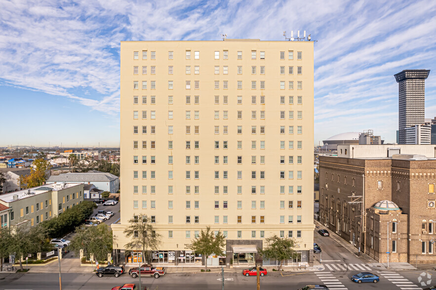 1205 Saint Charles Ave, New Orleans, LA à louer - Photo du bâtiment - Image 2 de 6