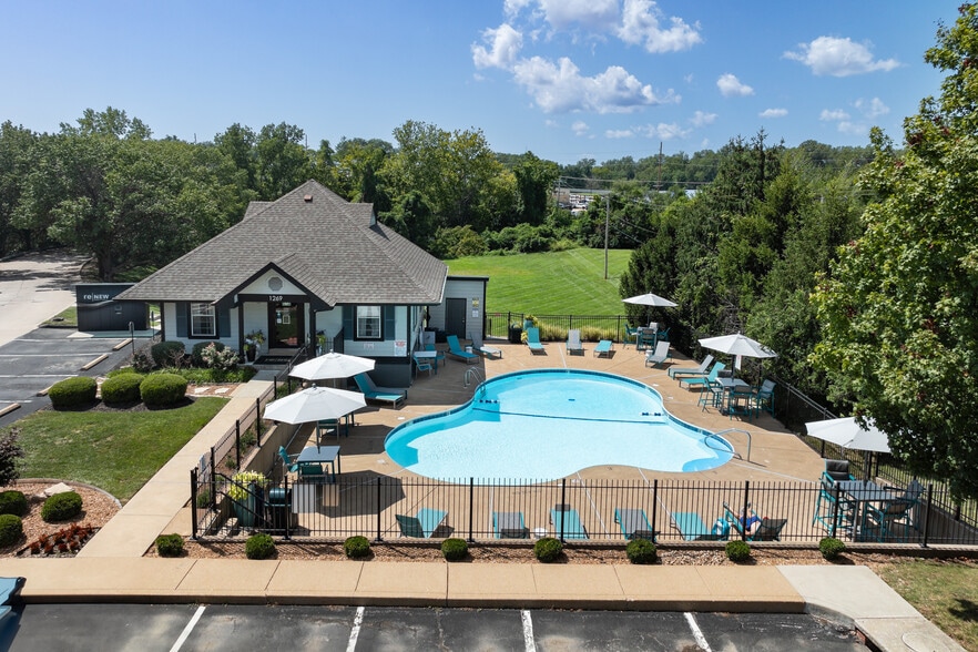 1269 Mangrove Ln, Saint Louis, MO for sale - Building Photo - Image 3 of 28