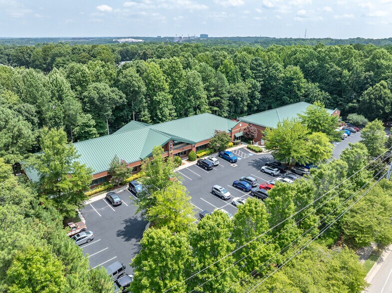 6300-6310 Chapel Hill Rd, Raleigh, NC à vendre - Photo du bâtiment - Image 1 de 43