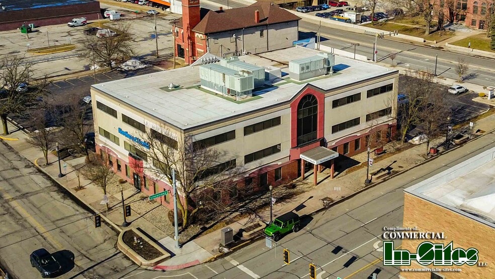 901 Lincolnway, La Porte, IN for sale - Interior Photo - Image 3 of 28