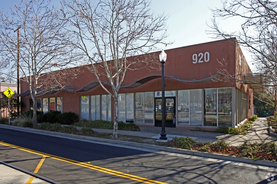 920 Del Paso Blvd, Sacramento, CA à vendre - Photo du bâtiment - Image 1 de 1