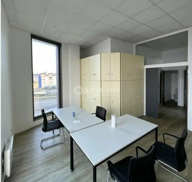 Bureau dans Lesquin à louer - Photo intérieure - Image 3 de 6