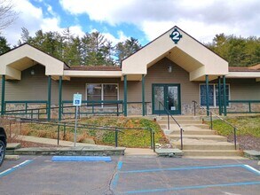 10 Buist Rd, Milford, PA à louer Photo du bâtiment- Image 1 de 25