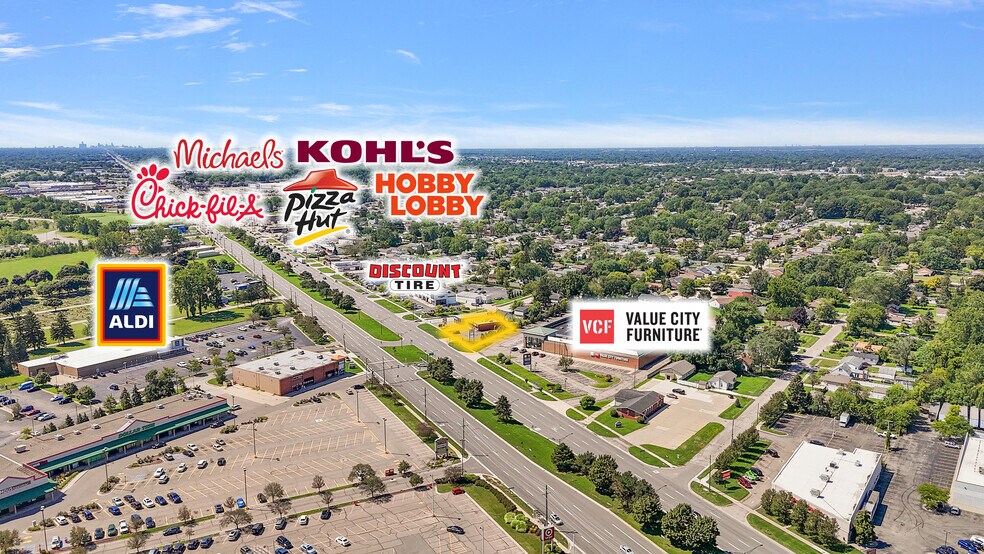 33717-33727 S Gratiot Ave, Clinton Township, MI à louer - Photo du bâtiment - Image 2 de 3