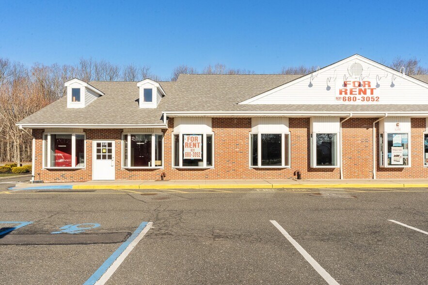691 Route 25A, Miller Place, NY à louer - Photo du bâtiment - Image 2 de 19