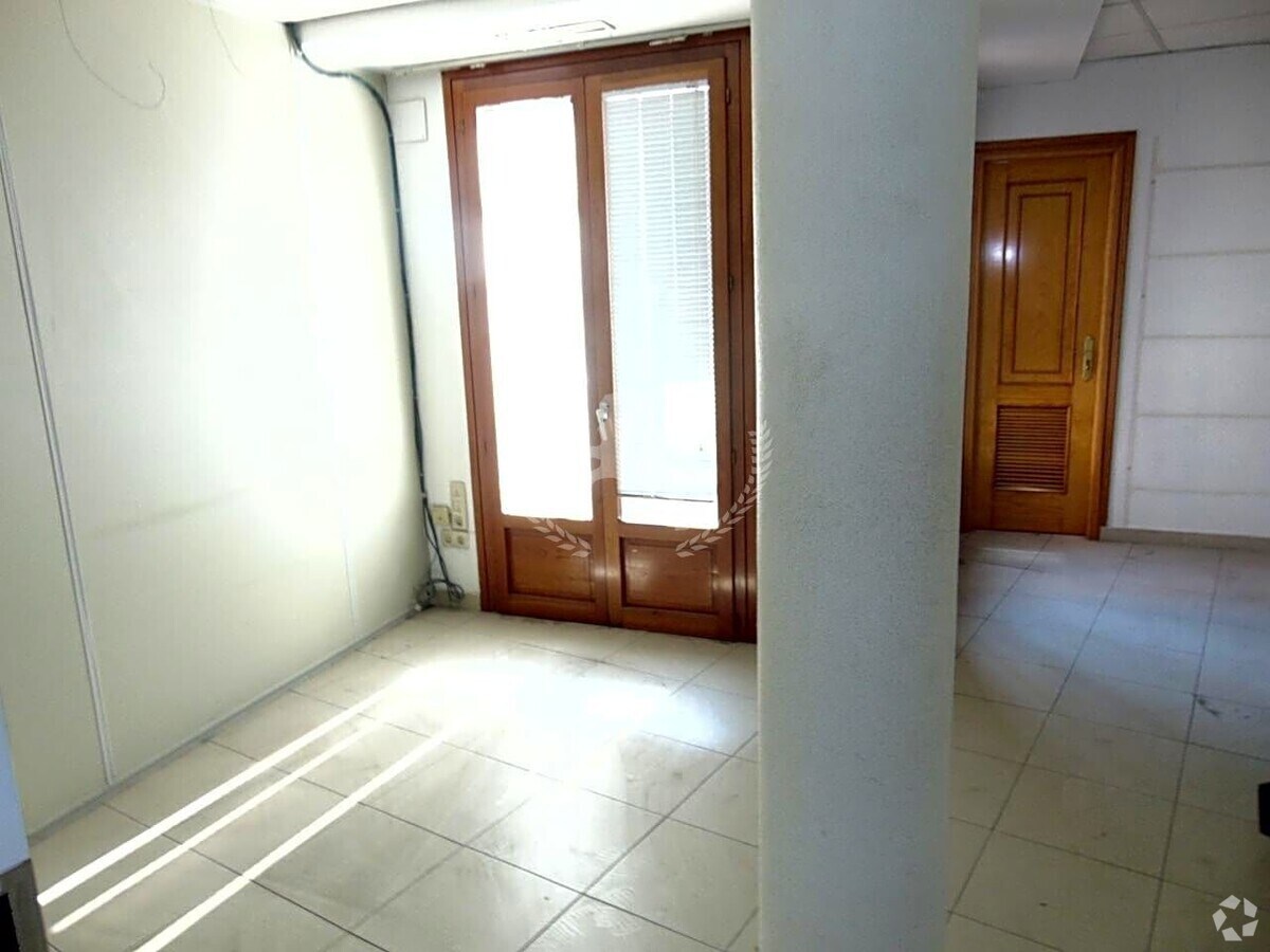 Calle del Duque de Alba, 6, Ávila, AVI 05001 - Unit Puerta 37, Esc. 1 -  - Interior Photo - Image 2 of 9