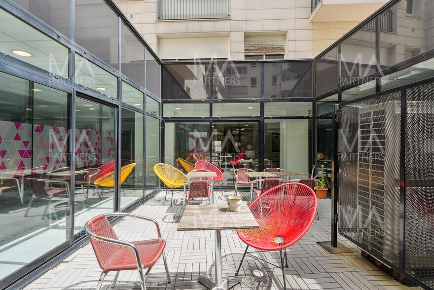30 Rue Des Favorites, Paris à louer - Photo du bâtiment - Image 1 de 12