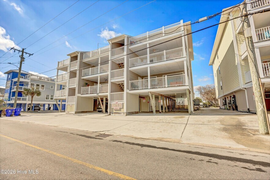 1503 Carolina Beach AVE N, Carolina Beach, NC à vendre - Photo du bâtiment - Image 2 de 28