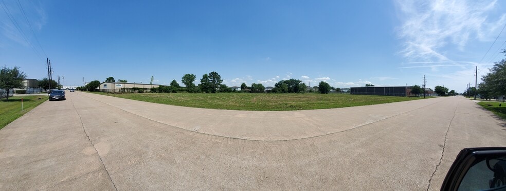 18702 N Rankin Cir, Houston, TX for sale - Building Photo - Image 3 of 7
