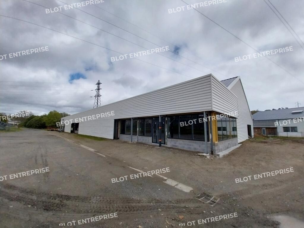 Retail in Landerneau for lease Building Photo- Image 1 of 9
