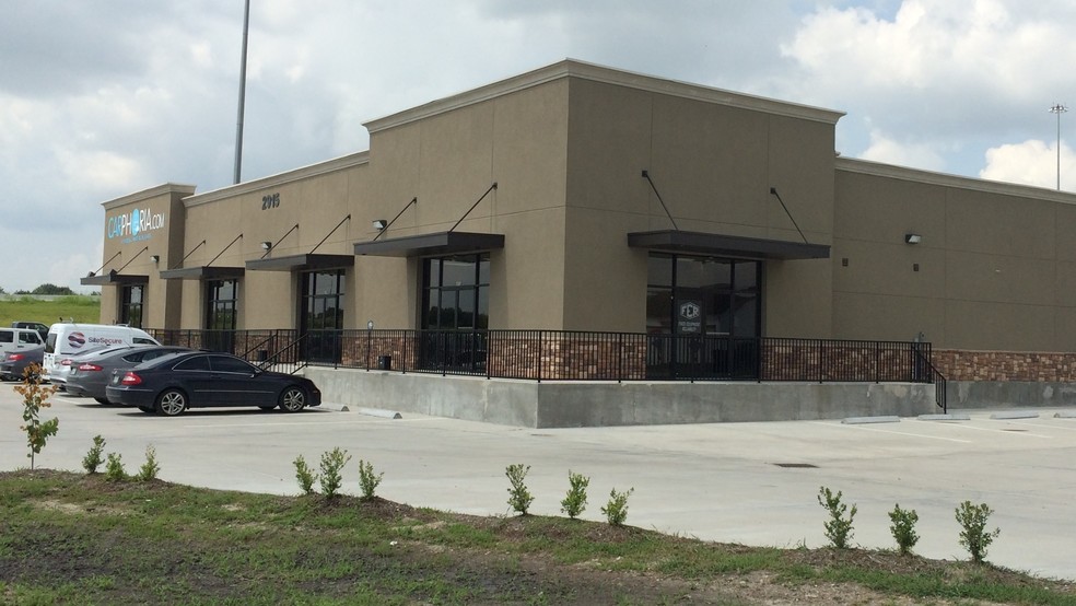 2955 S Sam Houston Pky E, Houston, TX for sale - Building Photo - Image 2 of 31