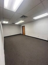 2755-2795 E Desert Inn Rd, Las Vegas, NV à louer Photo intérieure- Image 1 de 5