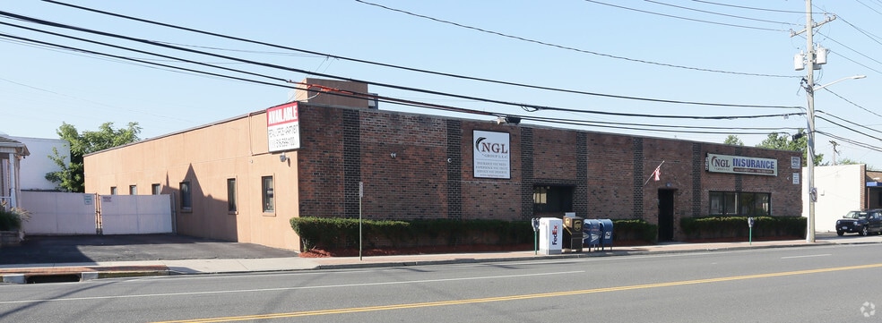 112 Merrick Rd, Lynbrook, NY for lease - Building Photo - Image 3 of 20