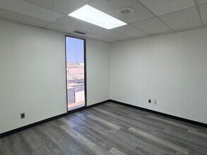 2828 NW 57th St, Oklahoma City, OK for lease Interior Photo- Image 2 of 4