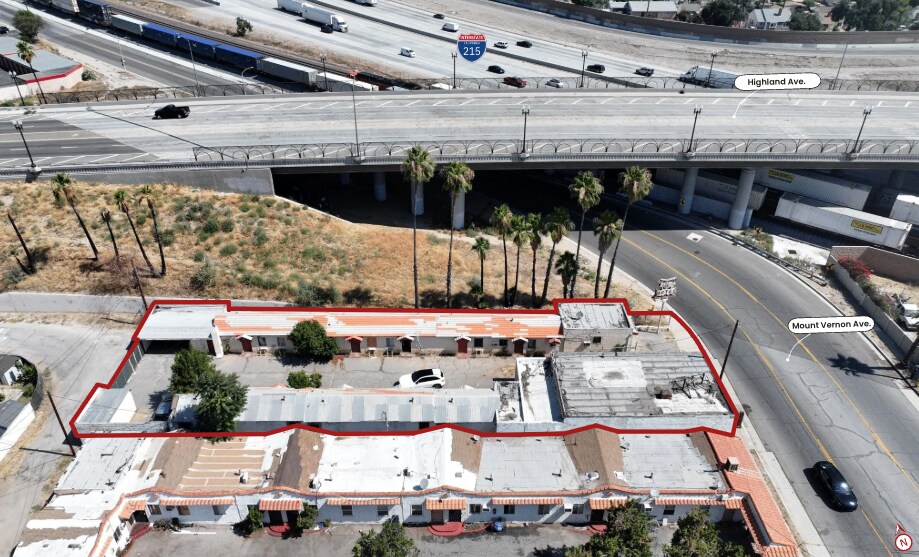 2176 N Mount Vernon Ave, San Bernardino, CA à vendre - Photo du bâtiment - Image 2 de 4