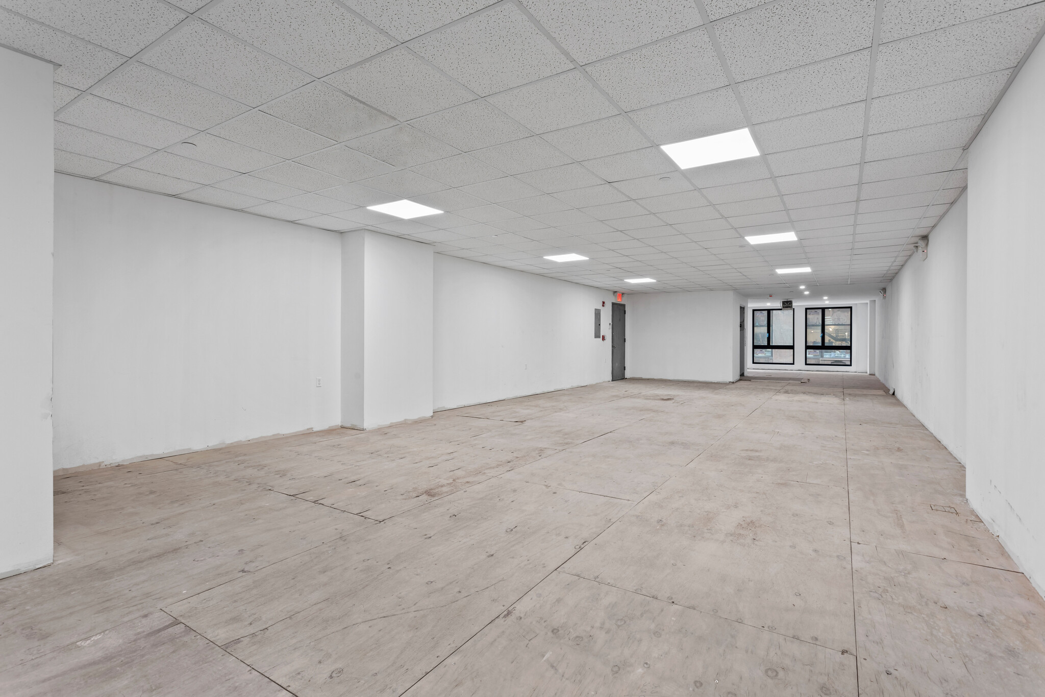 203-205 W 38th St, New York, NY for lease Interior Photo- Image 1 of 4