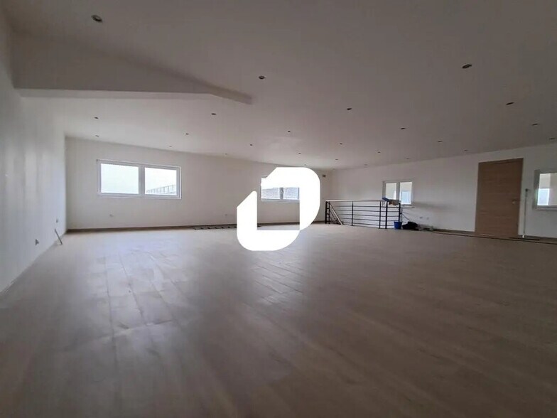 Bureau dans Fretin à louer - Photo intérieure - Image 2 de 6