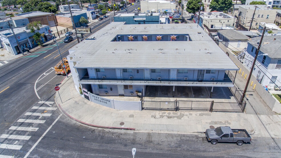 4905 W Adams Blvd, Los Angeles, CA for sale - Building Photo - Image 3 of 37