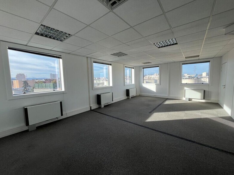 75 Cours Emile Zola, Villeurbanne for lease - Interior Photo - Image 2 of 22