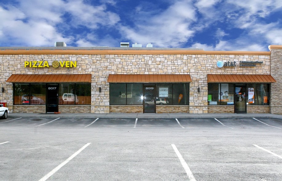 8015-8029 State Line Rd, Kansas City, MO for lease - Building Photo - Image 3 of 9