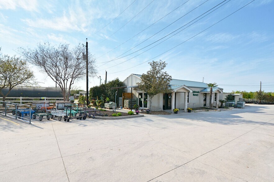 120 E Zipp Rd, New Braunfels, TX à vendre - Photo du bâtiment - Image 3 de 31
