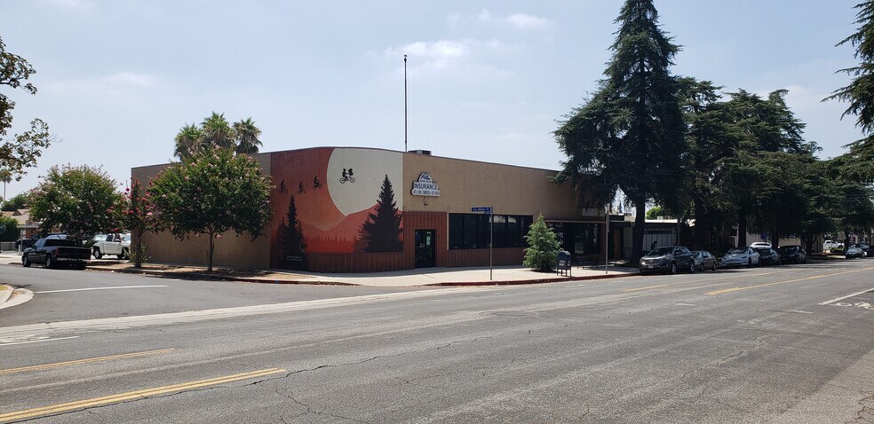 10734 White Oak Ave, Granada Hills, CA à vendre - Photo du bâtiment - Image 1 de 10