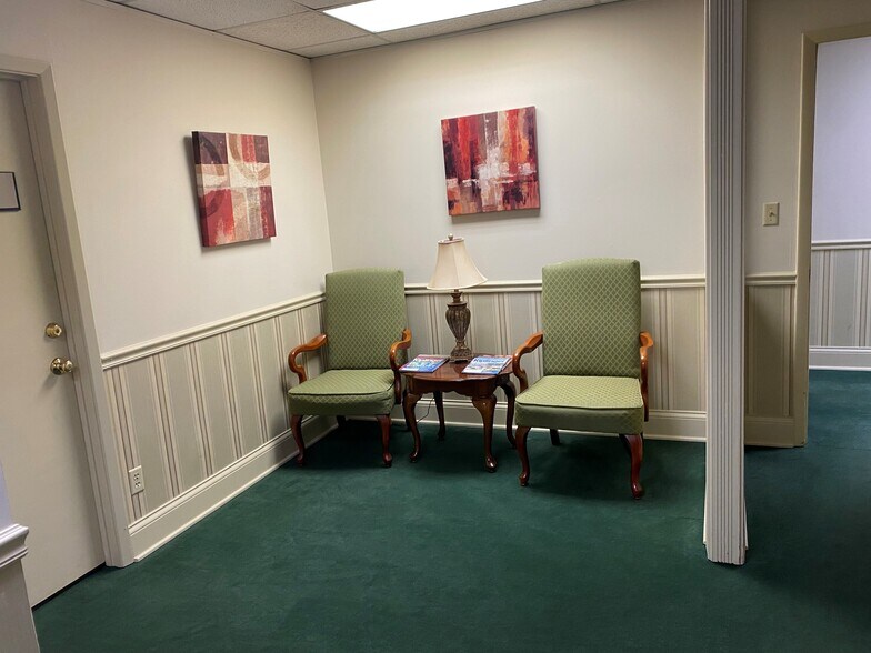 3401 Norman Berry Dr, Atlanta, GA à louer - Photo du bâtiment - Image 2 de 21