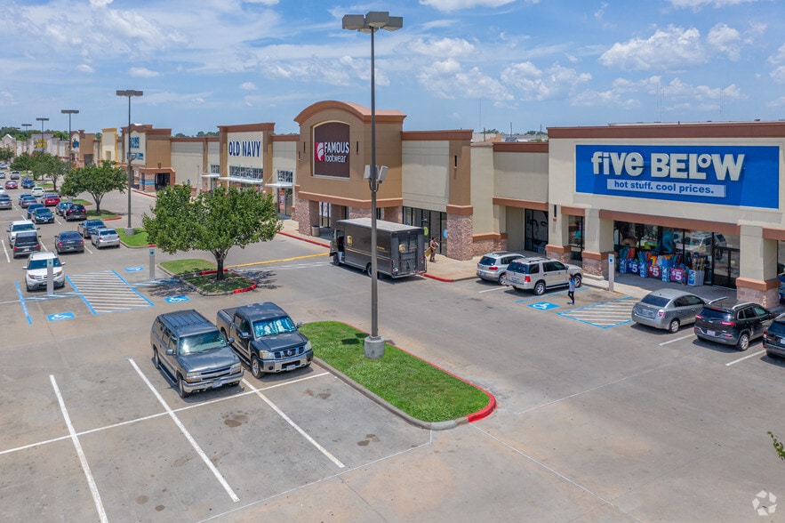 13702-13858 Northwest Fwy, Houston, TX for lease - Building Photo - Image 3 of 10
