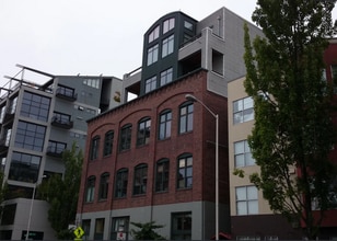 81 Vine St, Seattle, WA à louer Photo du bâtiment- Image 1 de 8