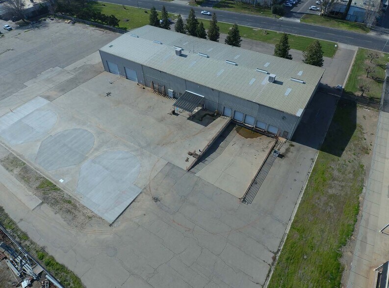 2901 Falcon Dr, Madera, CA à louer - Photo du bâtiment - Image 3 de 5