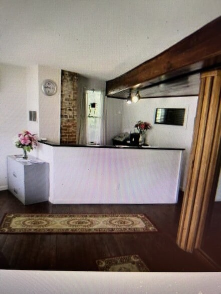 70 Sullivan St, Wurtsboro, NY à vendre - Photo intérieure - Image 3 de 4