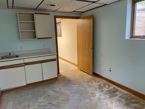 127 Washington St, Norwell, MA for lease Interior Photo- Image 2 of 10