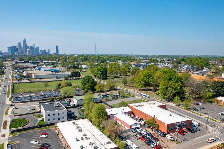 127 W 28th St, Charlotte, NC for lease - Building Photo - Image 3 of 17