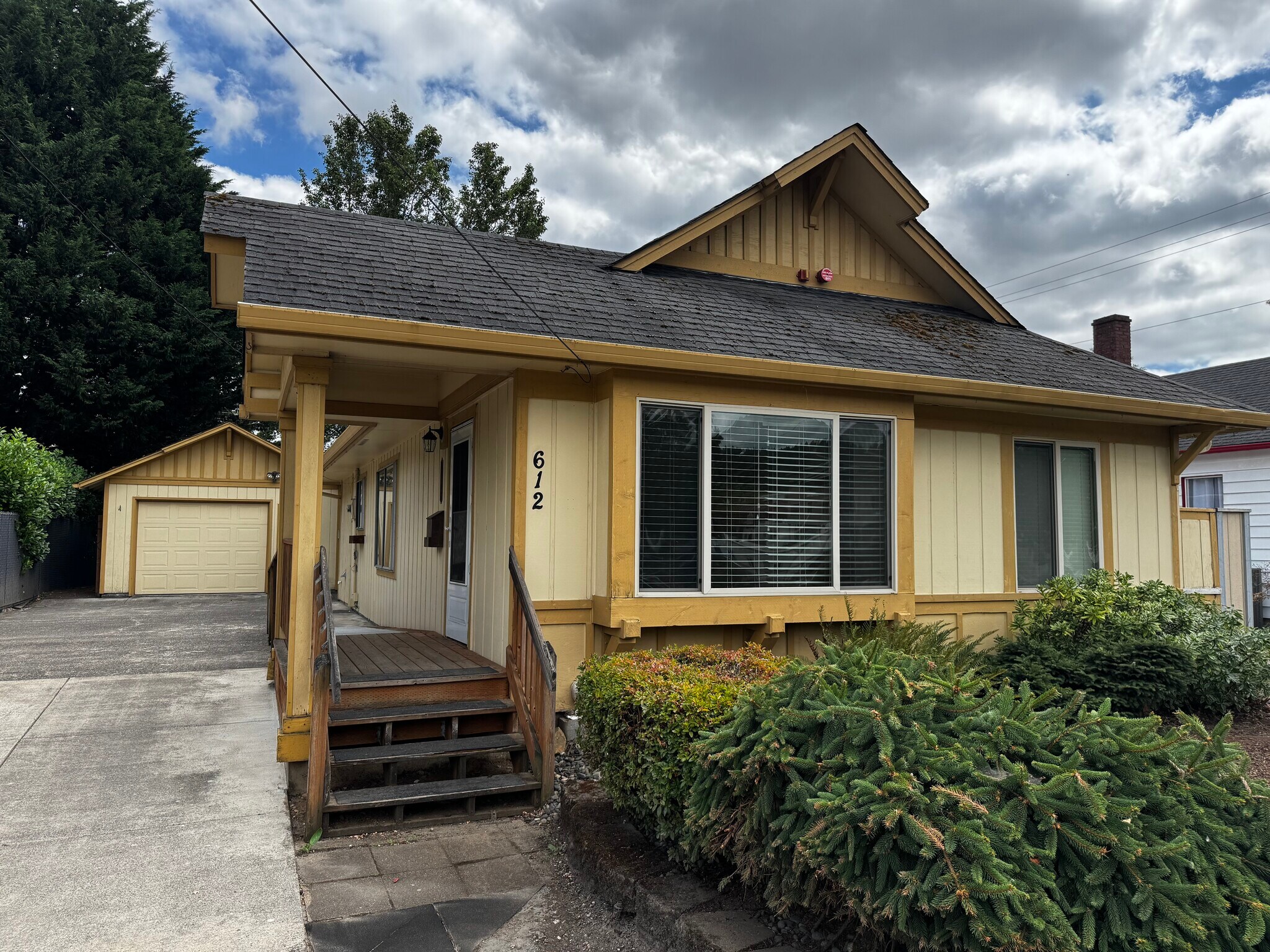 612 NE 2nd Ave, Camas, WA à vendre Photo principale- Image 1 de 17
