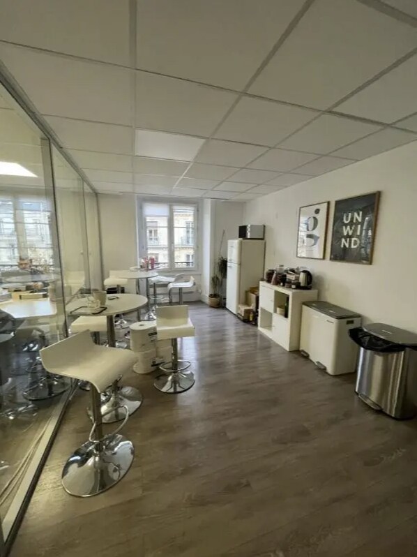 19 Rue Du Quatre Septembre, Paris for lease Interior Photo- Image 1 of 6