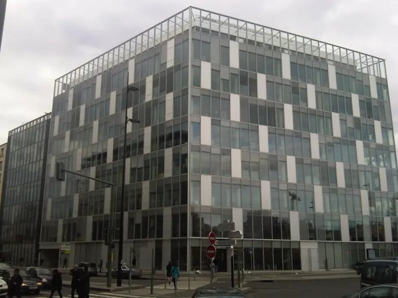 Office in Arcueil for lease - Building Photo - Image 2 of 2