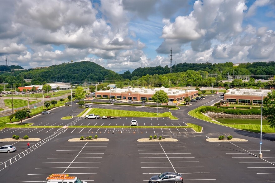 Union Park portefeuille de 3 propriétés à vendre sur LoopNet.ca - Photo du bâtiment - Image 3 de 8