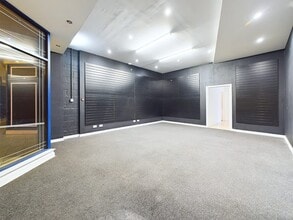 Langstane Pl, Aberdeen for lease Interior Photo- Image 2 of 7
